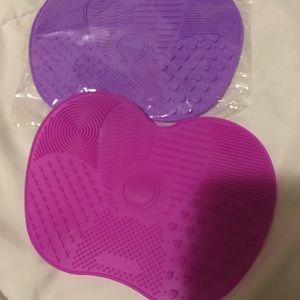 Cleaning Mat For your make up brush!💁🏻NWOT